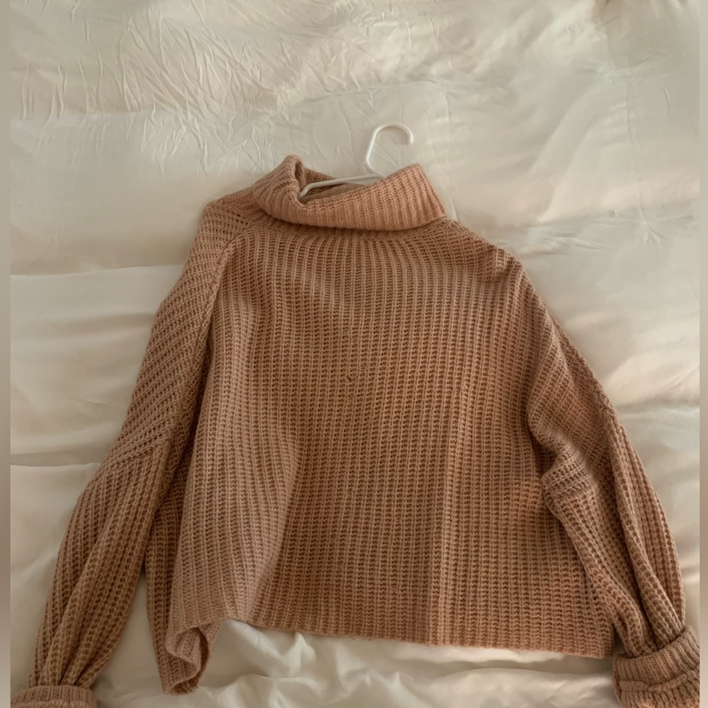 Turtle neck sweater cropped
